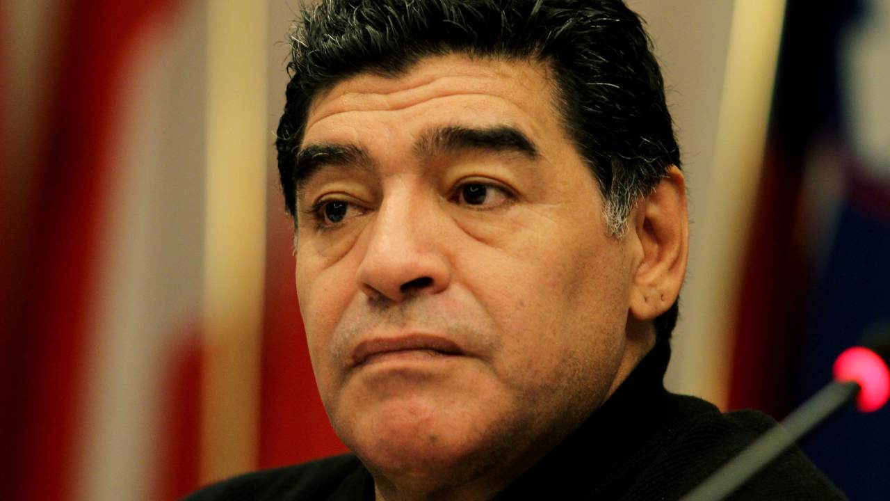 Maradona accusa