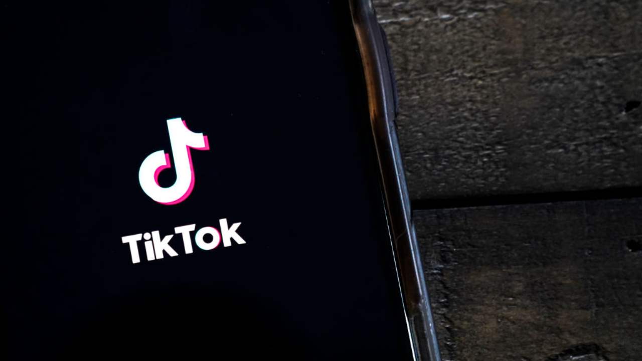 Tiktok diventa a pagamento, svolta per l’app e mazzata per gli utenti