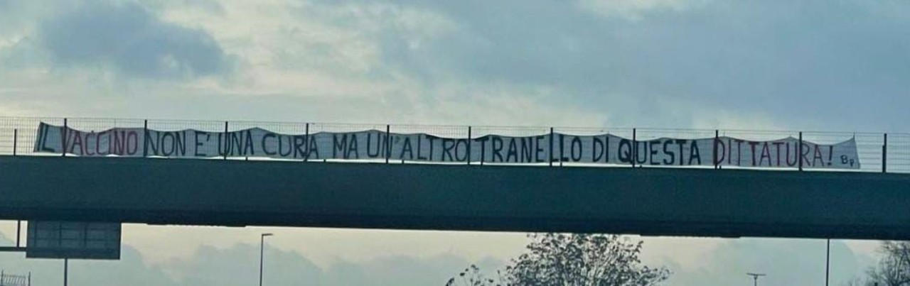 Roma striscione