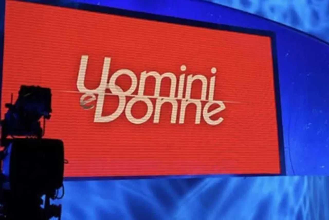 Uomini e Donne, ex tronista in gravi condizioni: dovrà operarsi Uomini e Donne, ex tronista in gravi condizioni: dovrà operarsi