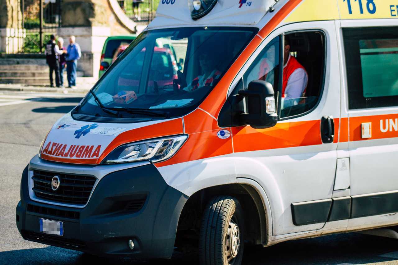 Napoli aggressione Ambulanza