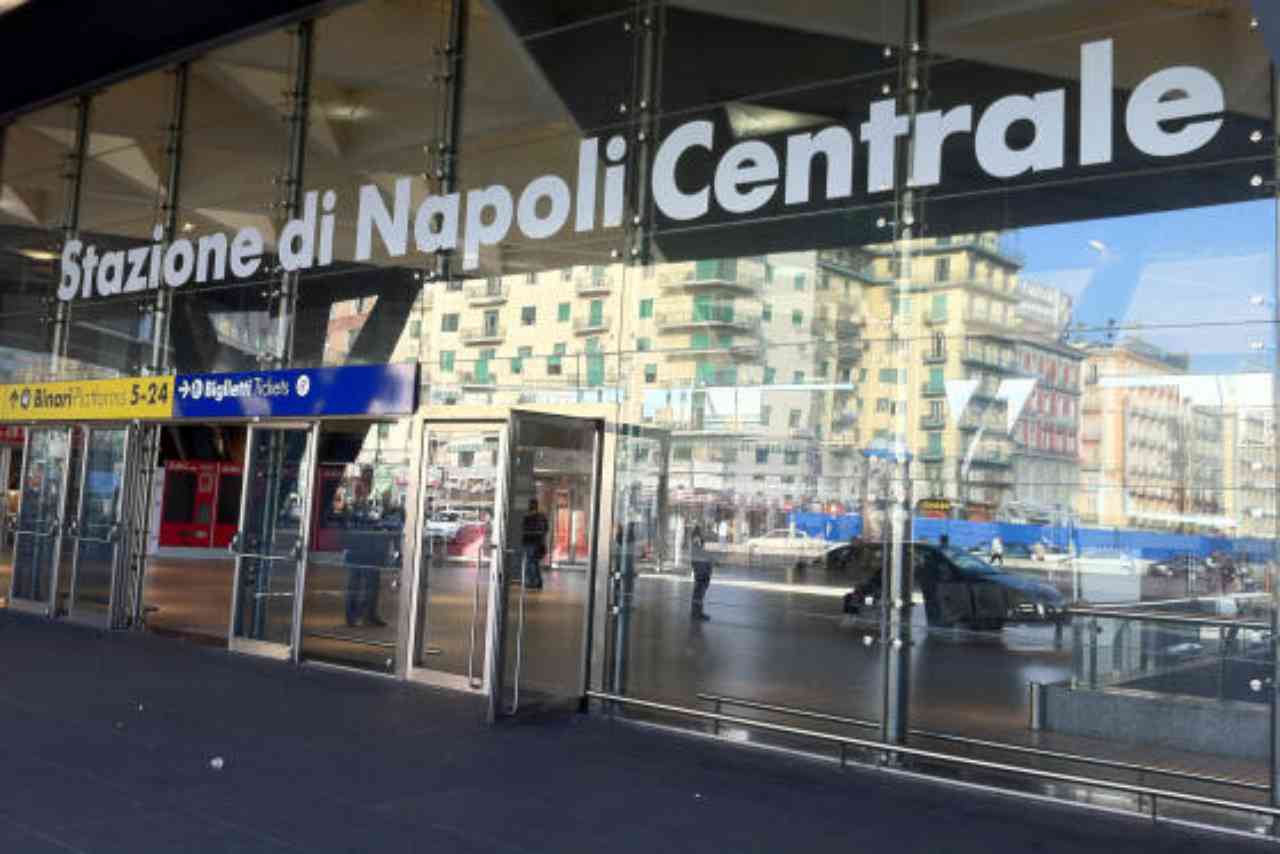 Napoli rapine Stazione Centrale