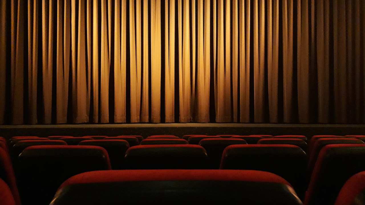 Film al cinema-3_02_22-Vesuvius