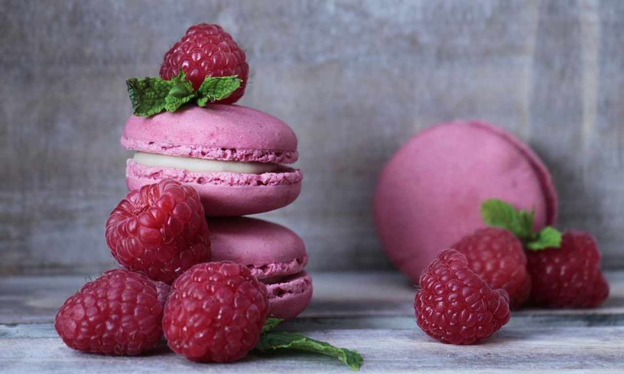 macarons ai lamponi