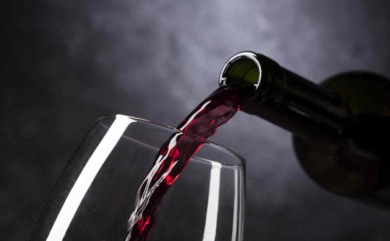 Bottiglia di vino (Pixabay)