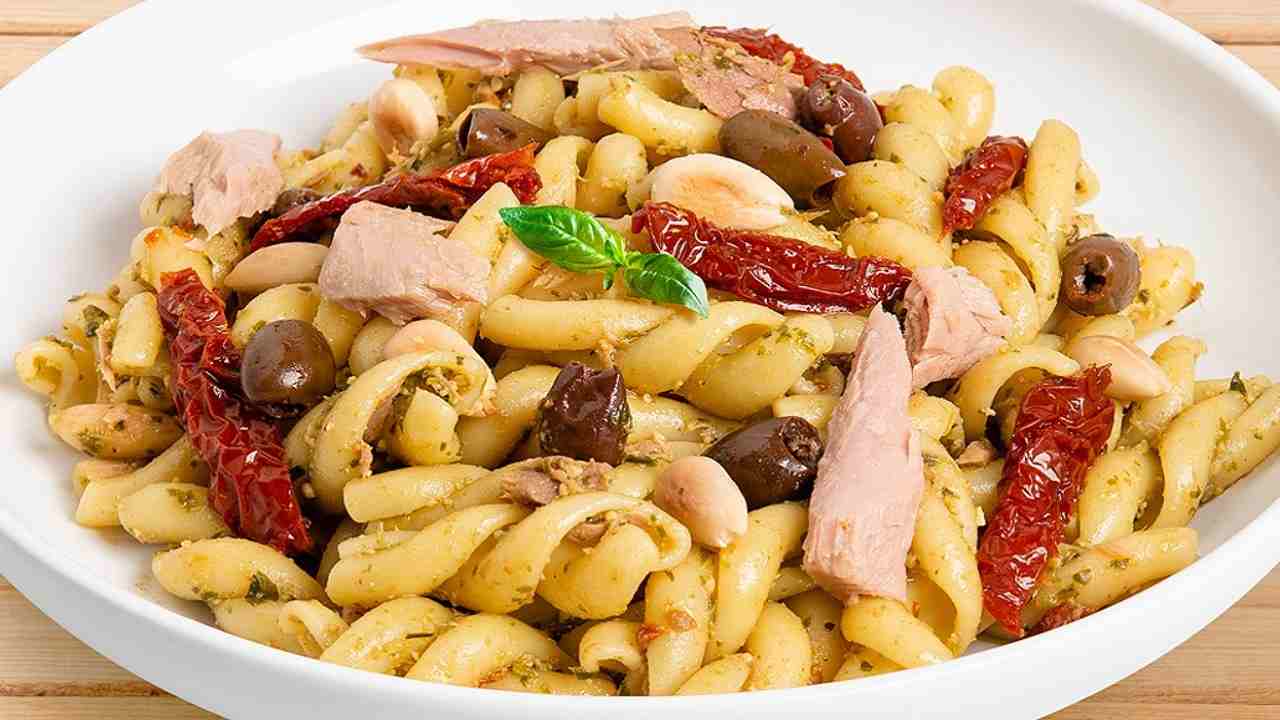 Insalata di pasta mediterranea