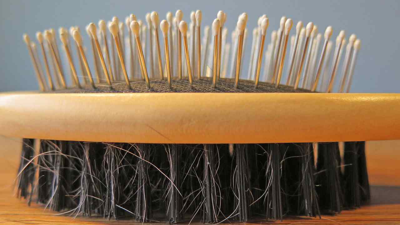 Spazzola capelli pulizia 15-09-2022 vesuvius