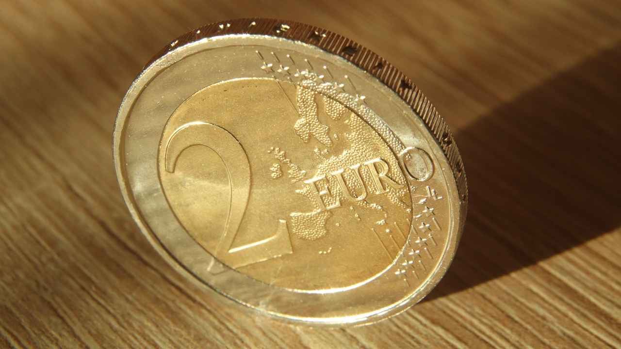 Moneta 2 euro rara 04-10-2022 vesuvius