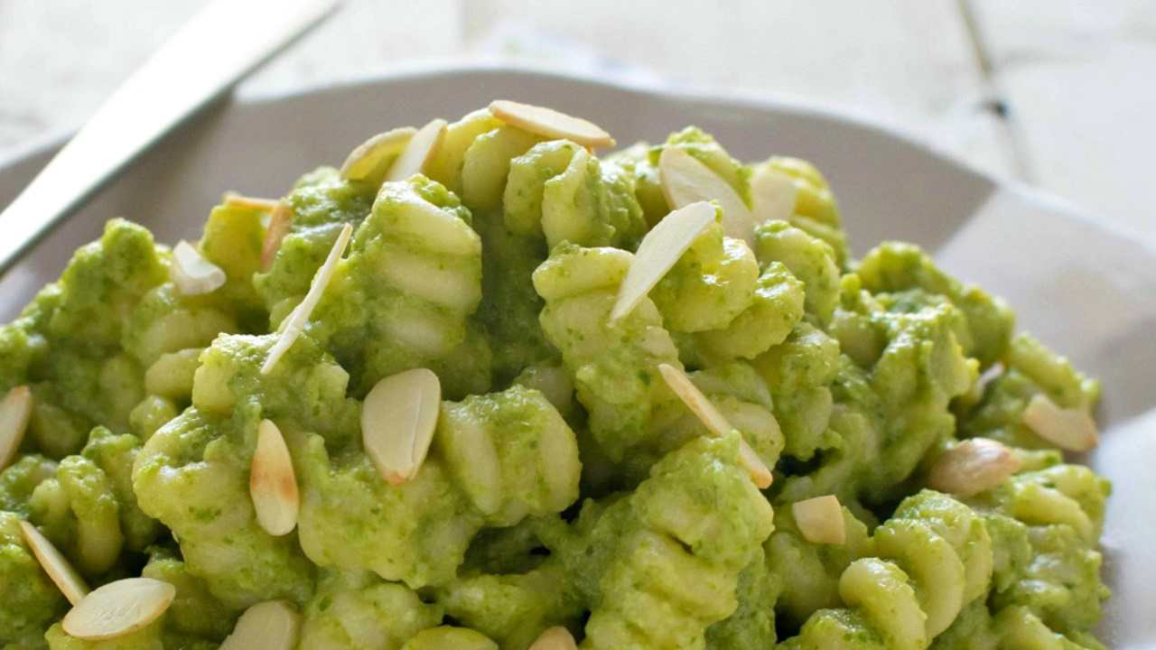 Pasta con broccoli cremosa