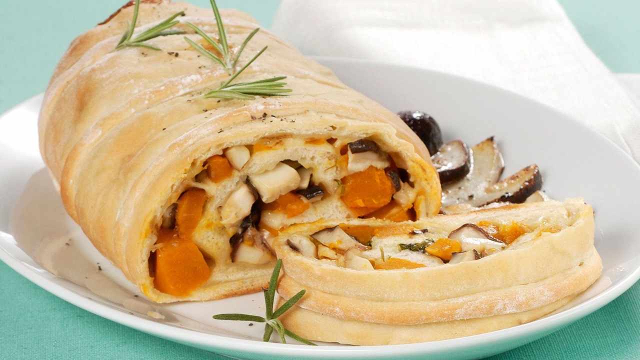 Strudel con funghi scamorza e zucca