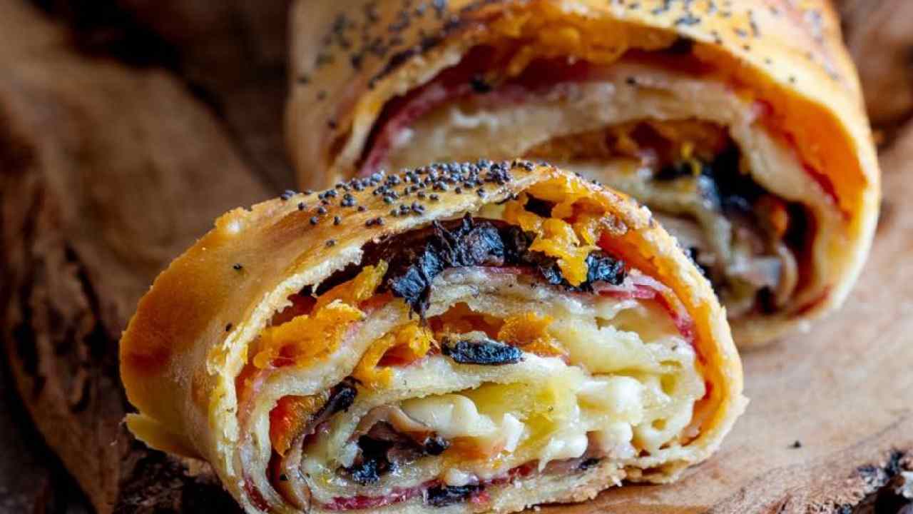 Strudel con zucca funghi e scamorza